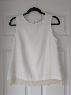 Katherine Barclay White Sleeveless Lace-Hem Camisole